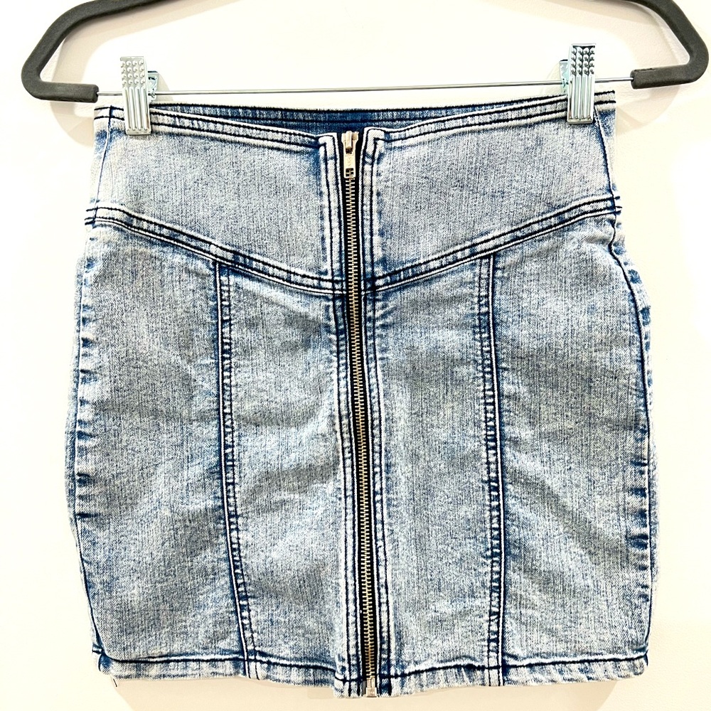 Car-Mar mini jean skirt size 28